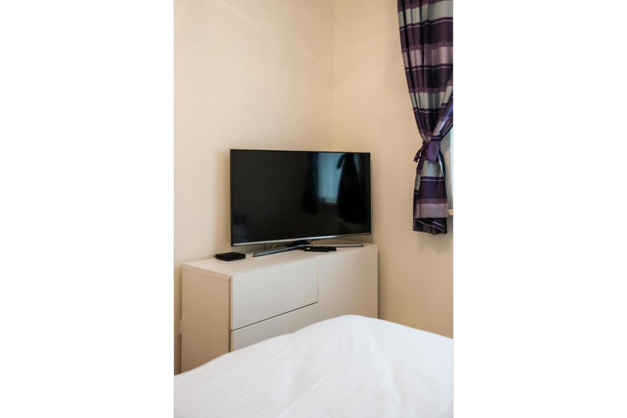 Metro Kondratowicza Spacious Apartment Варшава Екстериор снимка